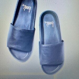 beek Black Sandals size 7